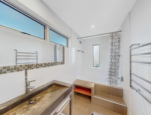 Location, Lifestyle And Space image 7