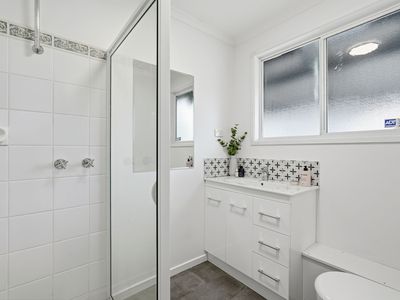 2 / 17a Thagenna Road, Carlton