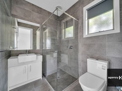 16 Tulipwood Avenue, Aintree