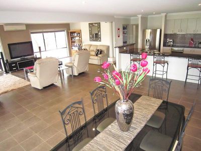 6 Villa Terrace, Junortoun