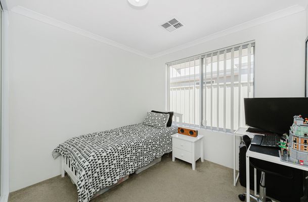 18 Yandal Way, Golden Bay