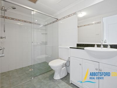 15 / 1 Blackwall Point Road, Abbotsford