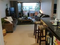 52 / 10 Grand Pde , Kawana Island