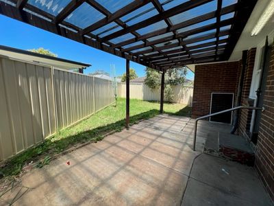 6 Banks Road, Busby