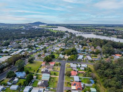 16 Crest Ave, North Nowra