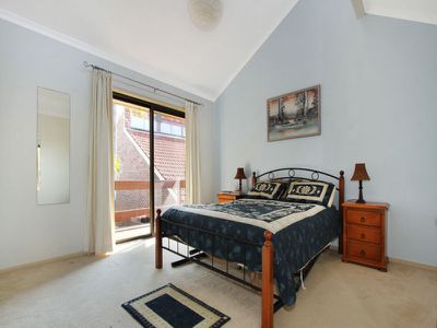 15 Peterborough Avenue, Lake Illawarra