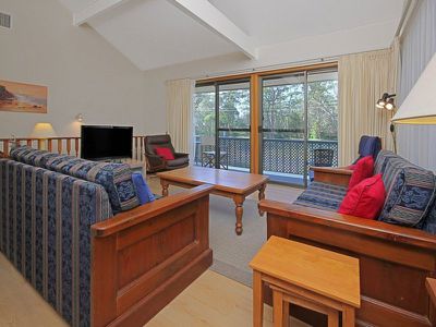 83 Matron Porter Drive, Narrawallee