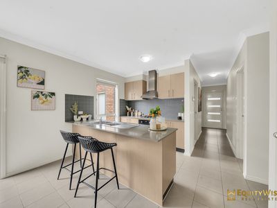 11 Murrumbidgee Street, Manor Lakes