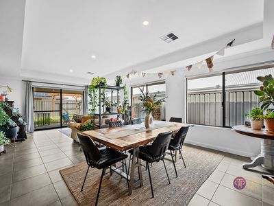 12 Furnell Way, Lakelands