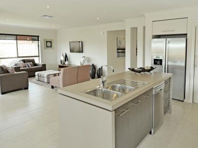 27 Paraffin Drive, Leopold