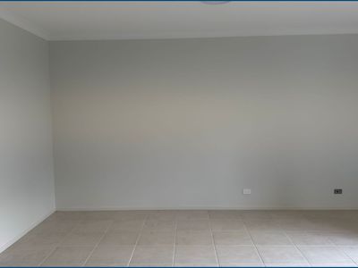 2 Glasspond Street, Chisholm