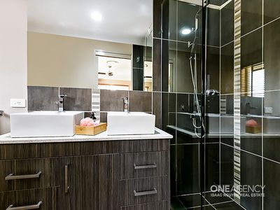23 Stuart Pl, Forest Lake