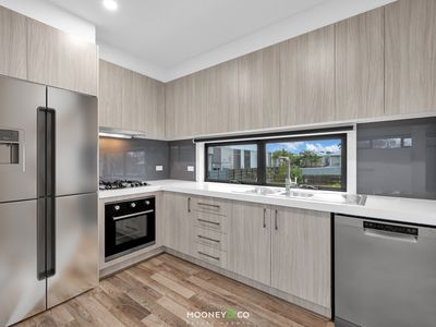 2 / 12 Mundaring Drive, Cranbourne