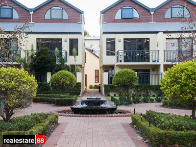 1 / 20 Pendal Lane, Perth