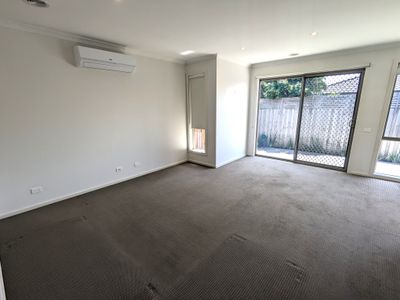 12 / 64-68 Station Road, Marshall