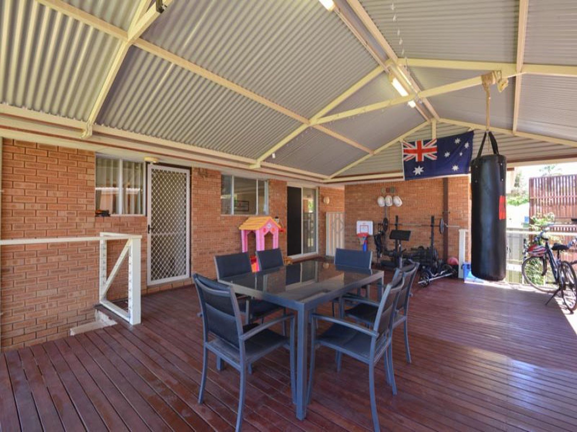 3 Kirwan Court, Hannans