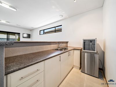 10 Tindal Avenue, Yangebup
