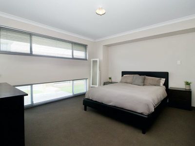 2 Tide Way , Singleton