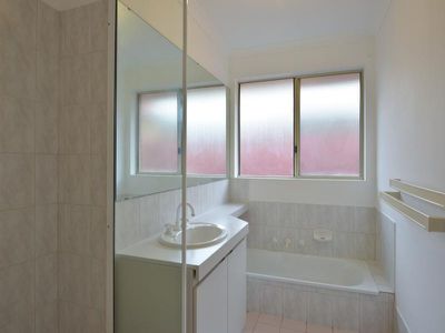 1B Paddington Drive, Hannans