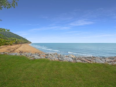 8 FELDT STREET, Flying Fish Point