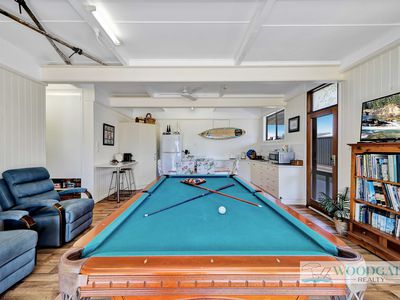 104 Esplanade, Woodgate