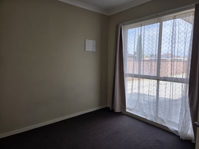 2 / 23 Mayfield Grove, Altona Meadows