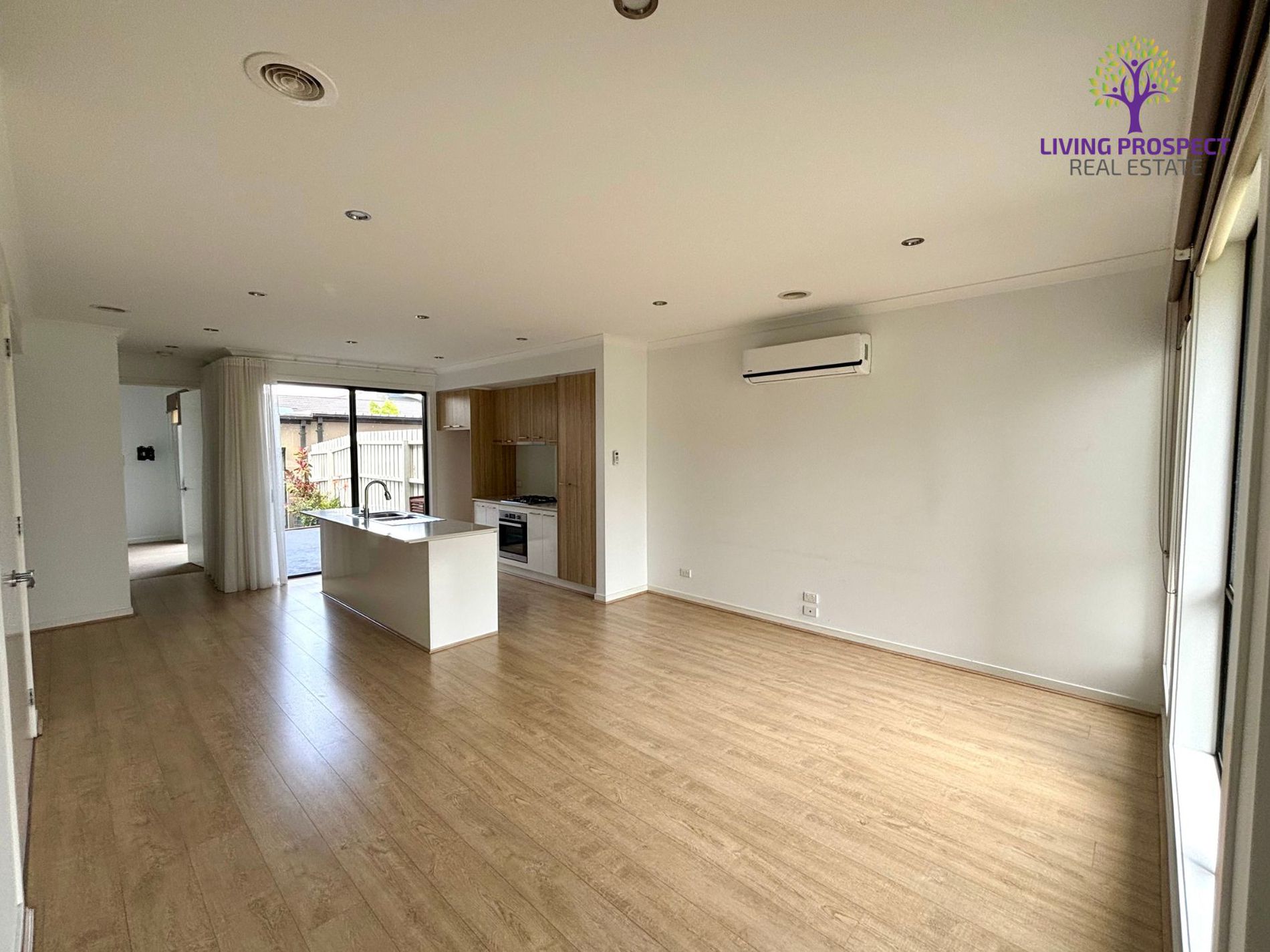 155 Tom Roberts Parade, Point Cook