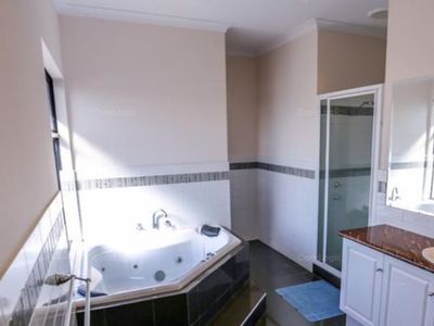 6 HOLYWELL STREET, South Bunbury