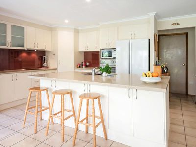 8 Brushwood Drive, Parkwood