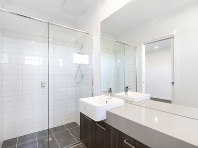 2 Nostrand Walk, Point Cook