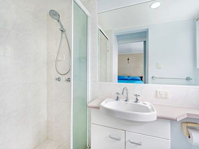 4 / 10 Jubilee Avenue, Broadbeach