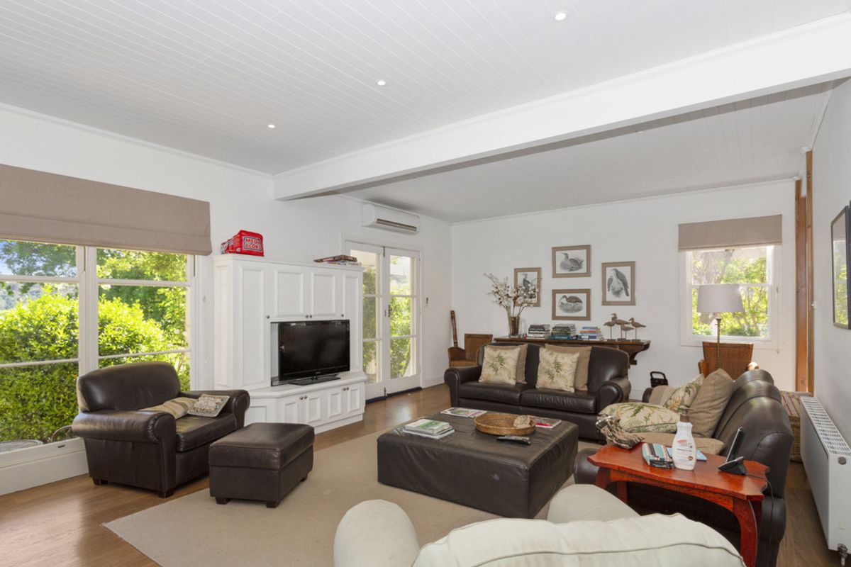 405 Oak Valley Road, Avenel