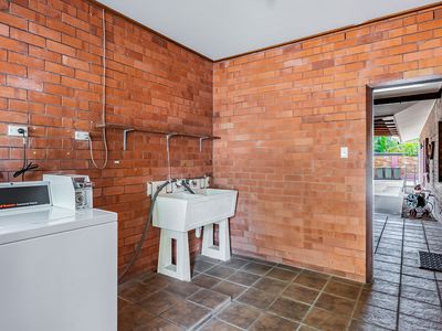 9 Mimosa Street, Holloways Beach