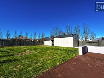 11 Silkyoak Ct, East Albury