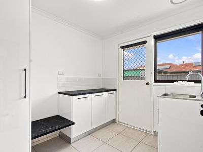 2 King Avenue, Sale