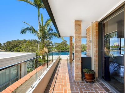 2 / 239 Stanhill Drive, Surfers Paradise