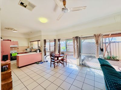 1 / 37 Hackett Terrace, Richmond Hill