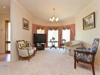 54 Southernview Drive, West Albury