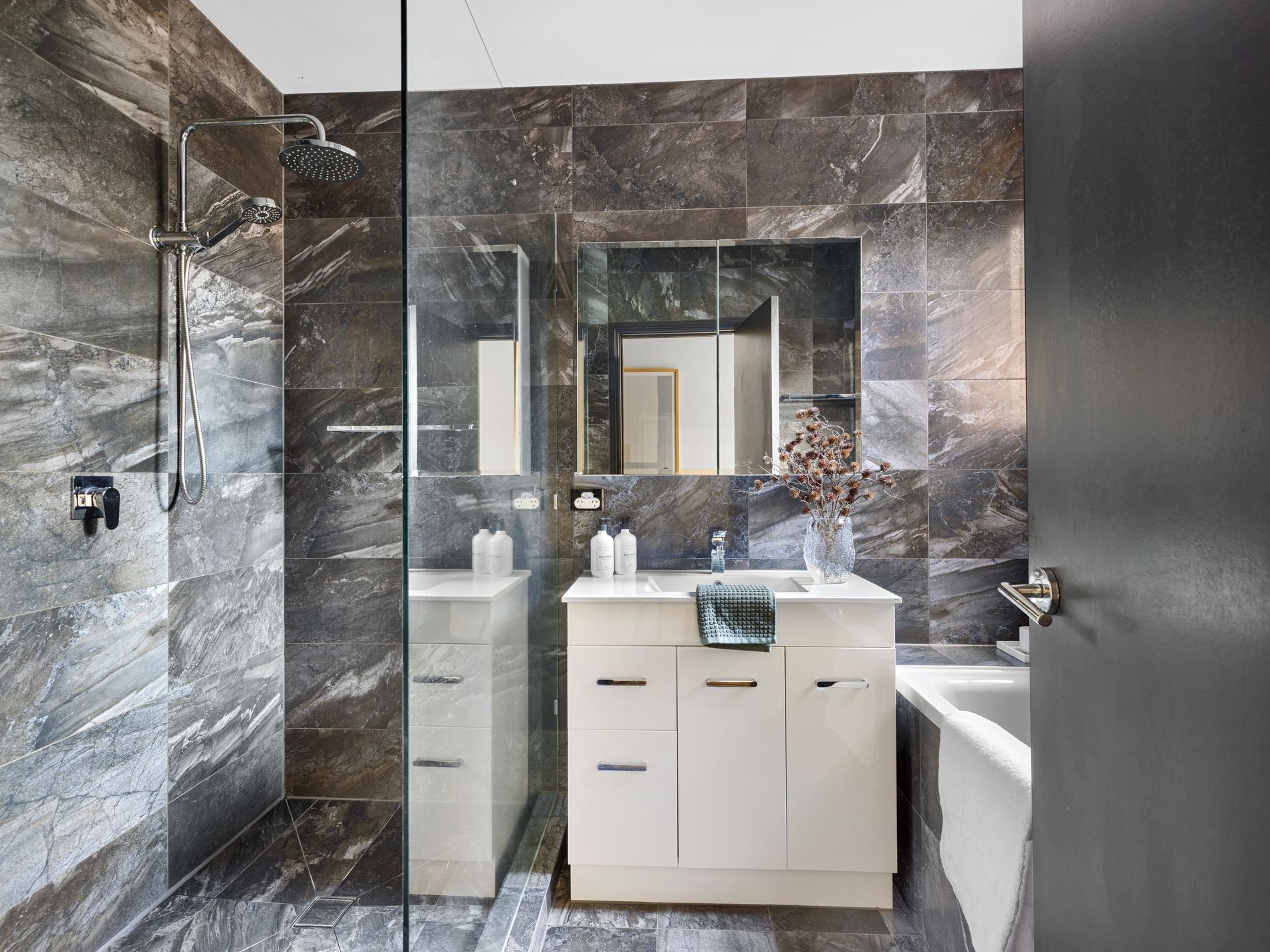 2 / 85 Kernot Street, South Kingsville