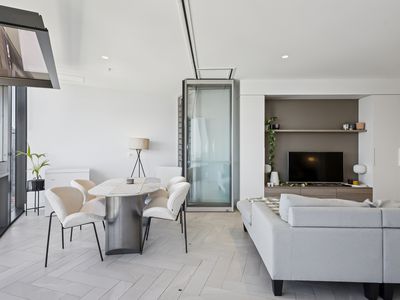 2207 / 1 Geoffrey Bolton Avenue, Perth