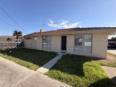1 / 2 Mimosa Street, Newcomb