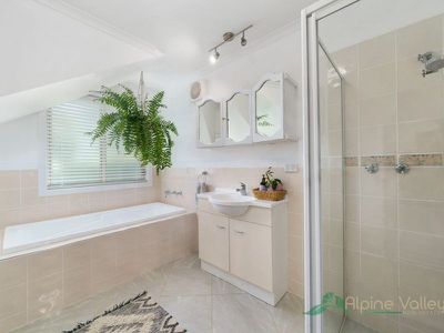 2 Marum Court, Tawonga South