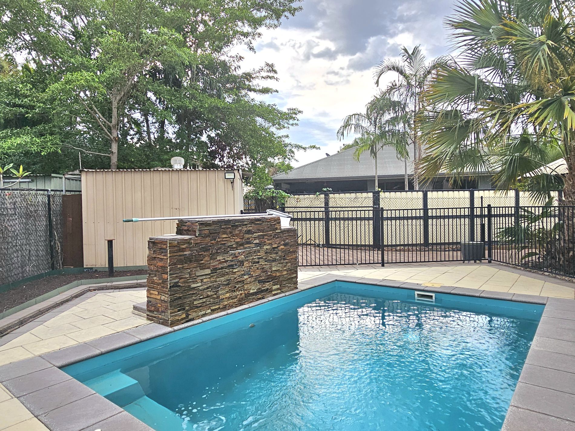 4 Buckingham Street, Gunn