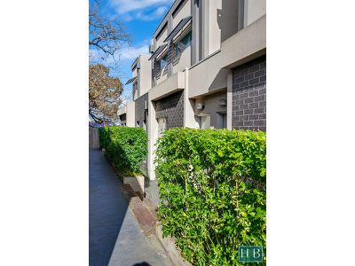 23 / 21 Station Road, Oak Park