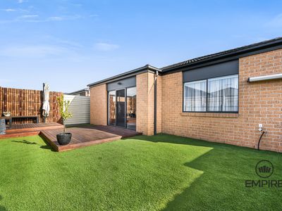8 Pontiac Road, Cranbourne East