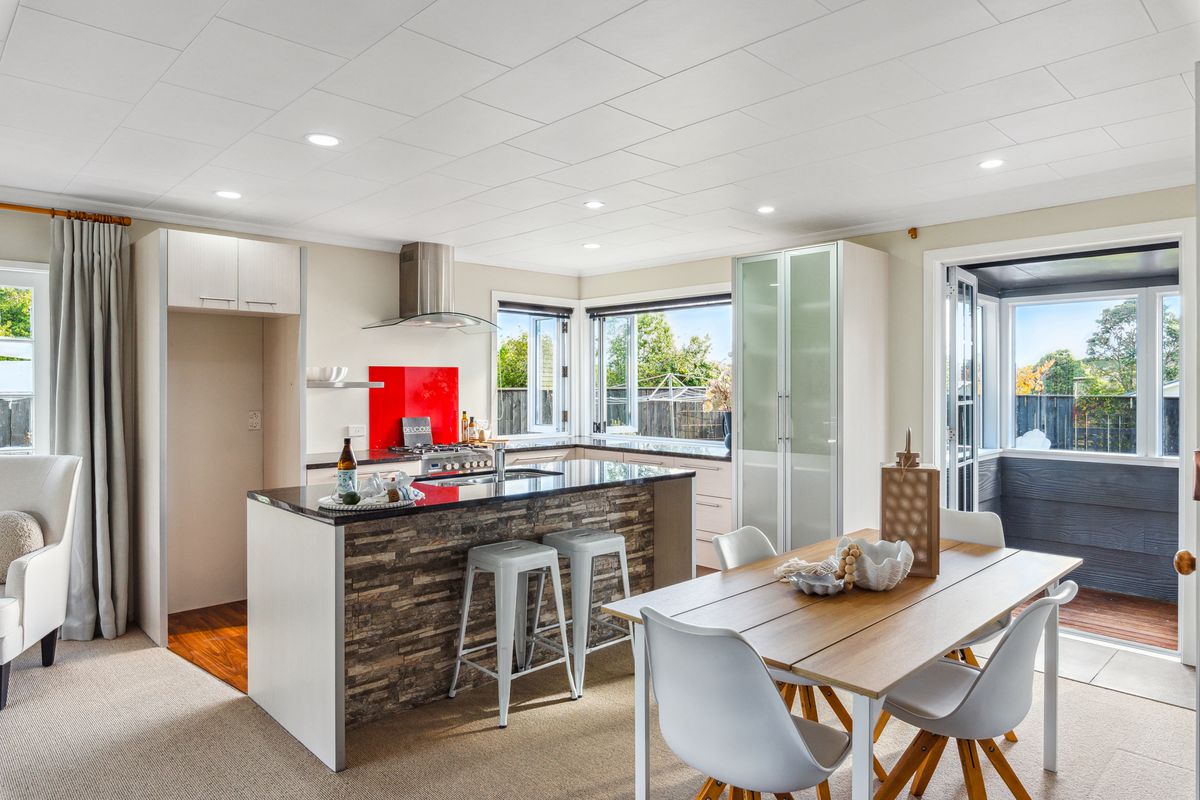 12 Hicks Crescent, Waikanae Beach
