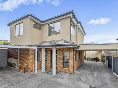 3 / 1 Moore Crescent, Reservoir