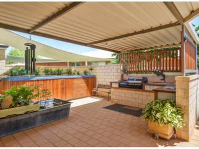 27 Ramus Circle, Somerville