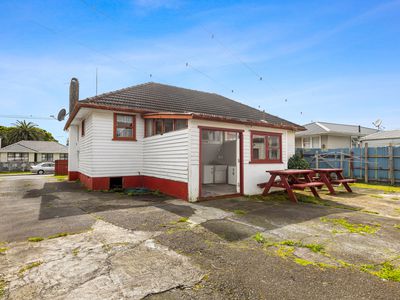 6 Julian Place, Otara