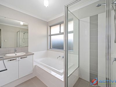 64 Serenity Street, Wellard